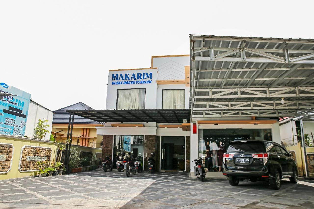 Oyo 90221 Makarim Guest House Syariah Pangkalanbuun Eksteriør bilde