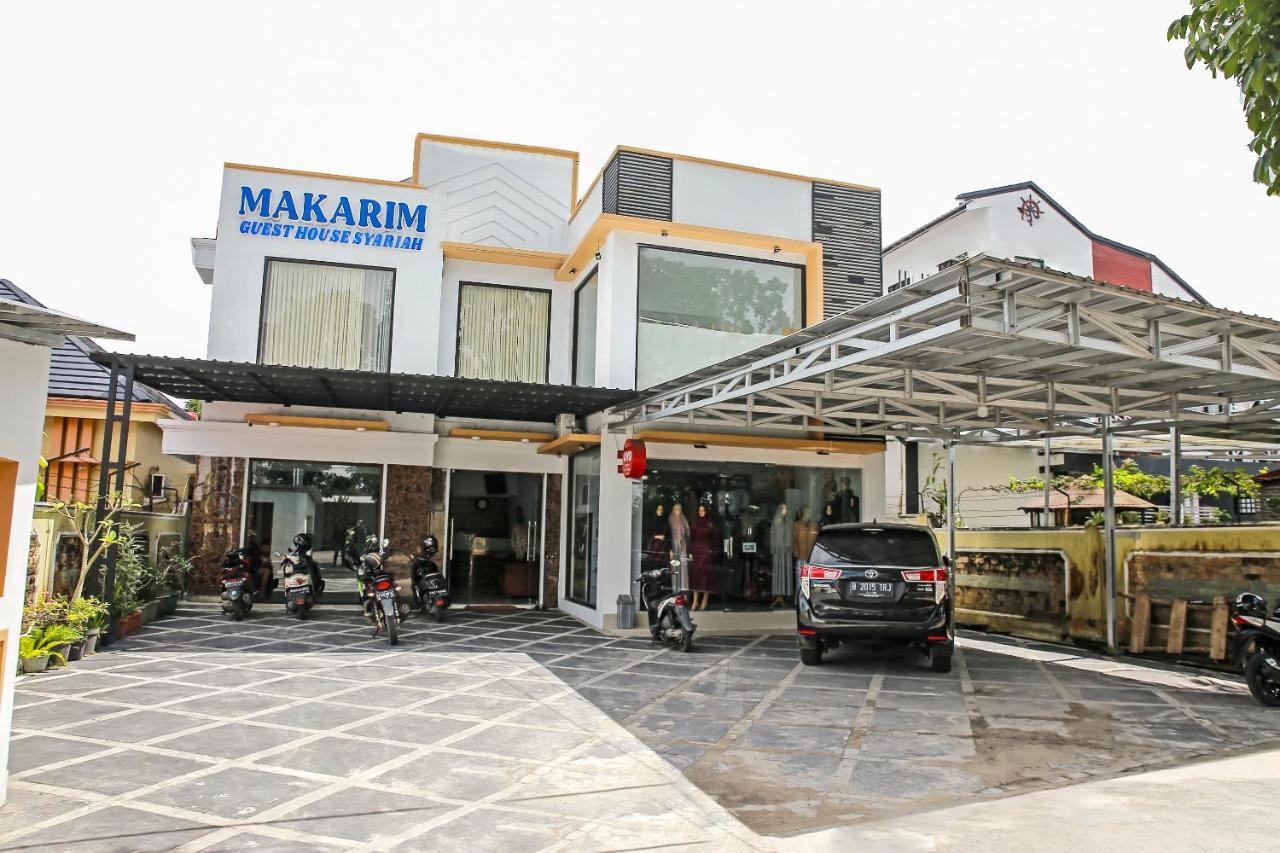Oyo 90221 Makarim Guest House Syariah Pangkalanbuun Eksteriør bilde