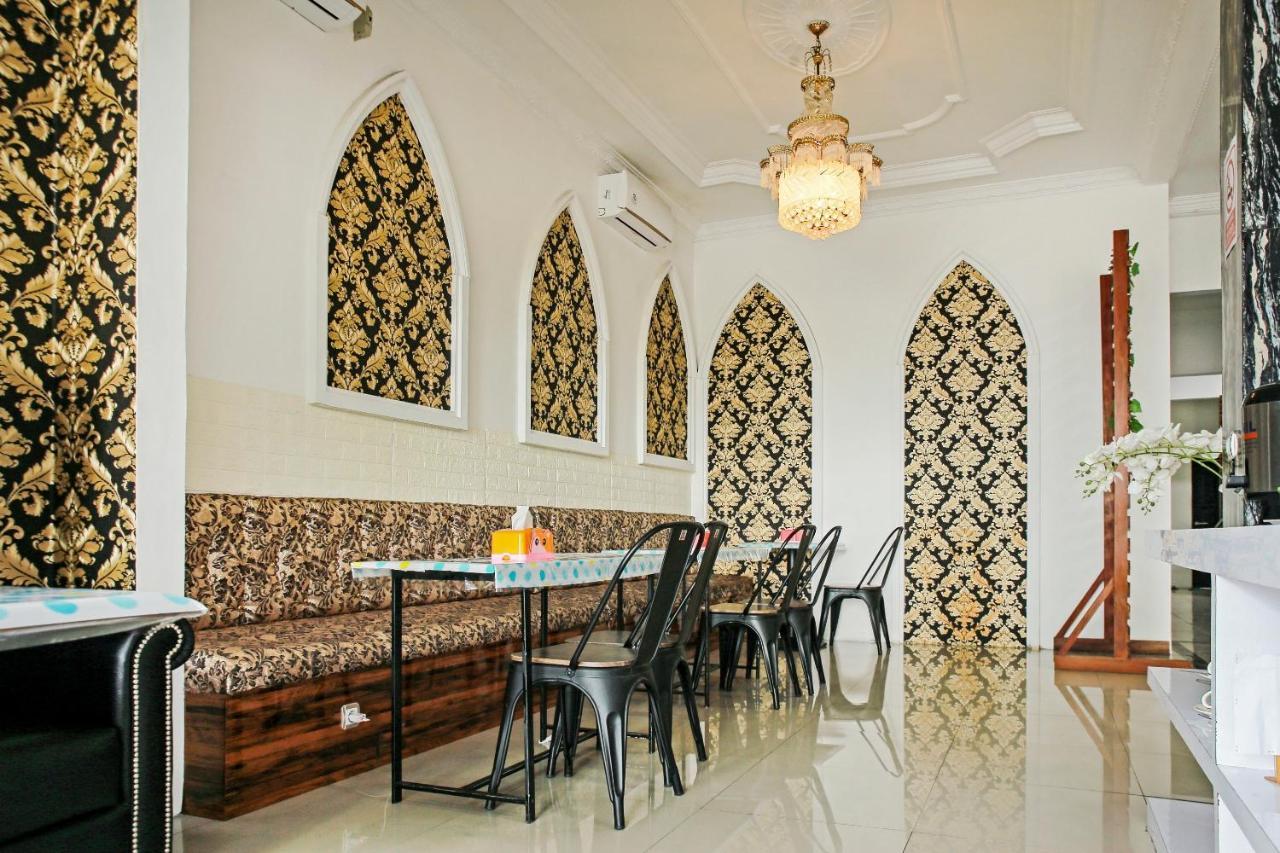 Oyo 90221 Makarim Guest House Syariah Pangkalanbuun Eksteriør bilde