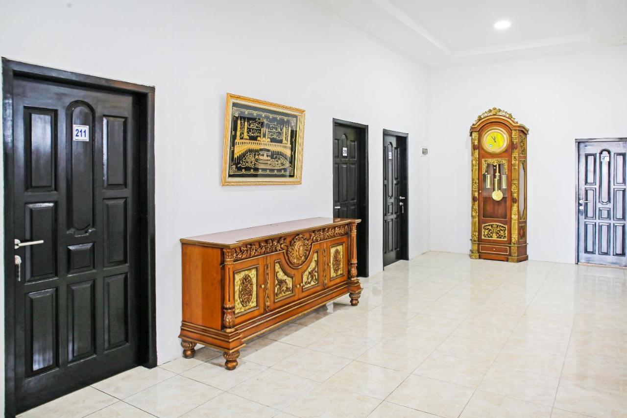 Oyo 90221 Makarim Guest House Syariah Pangkalanbuun Eksteriør bilde