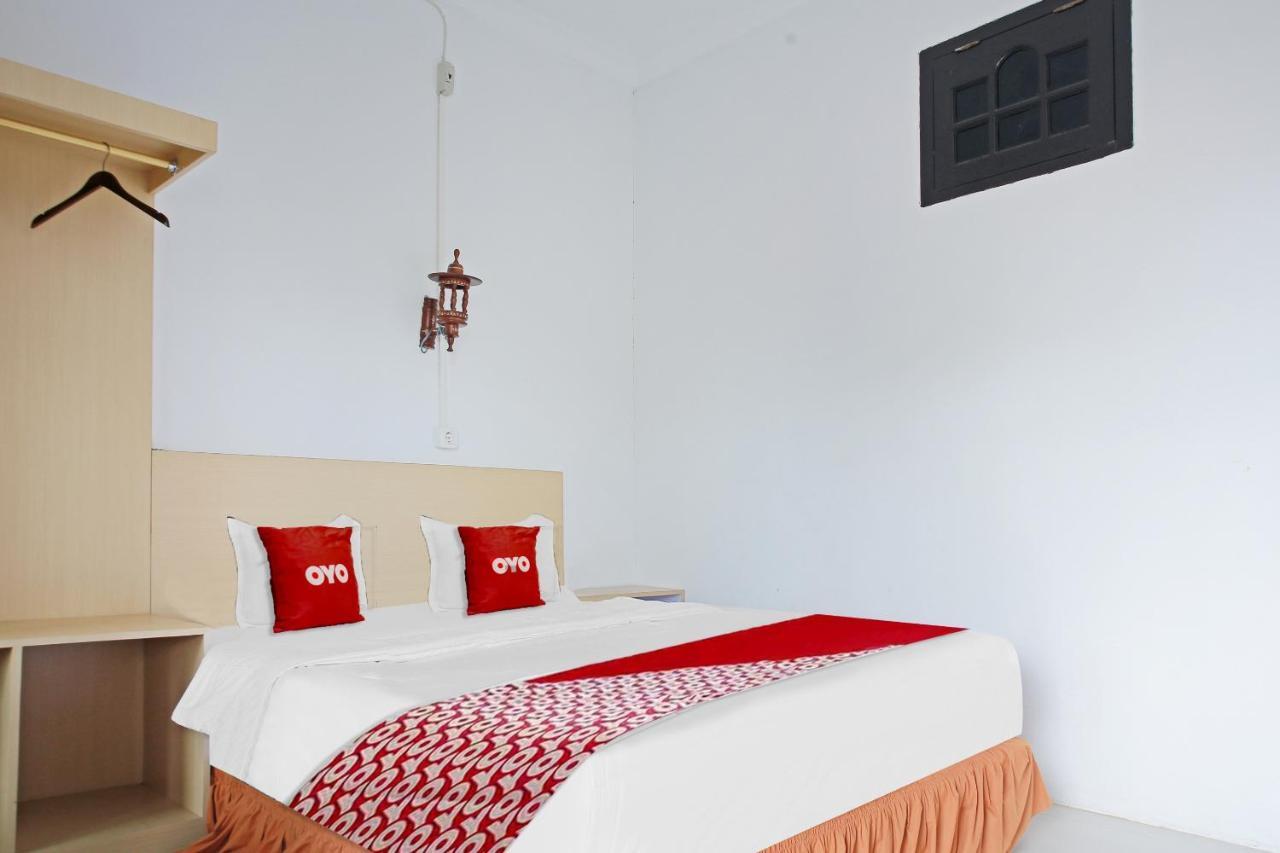 Oyo 90221 Makarim Guest House Syariah Pangkalanbuun Eksteriør bilde
