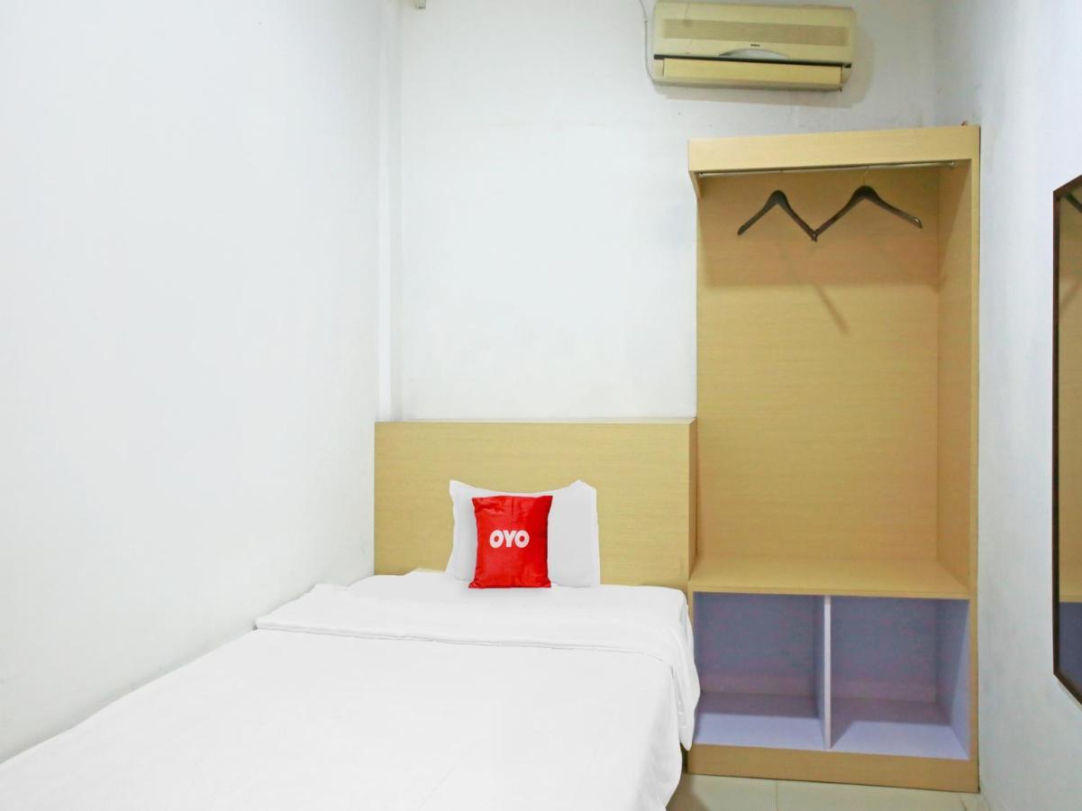 Oyo 90221 Makarim Guest House Syariah Pangkalanbuun Eksteriør bilde