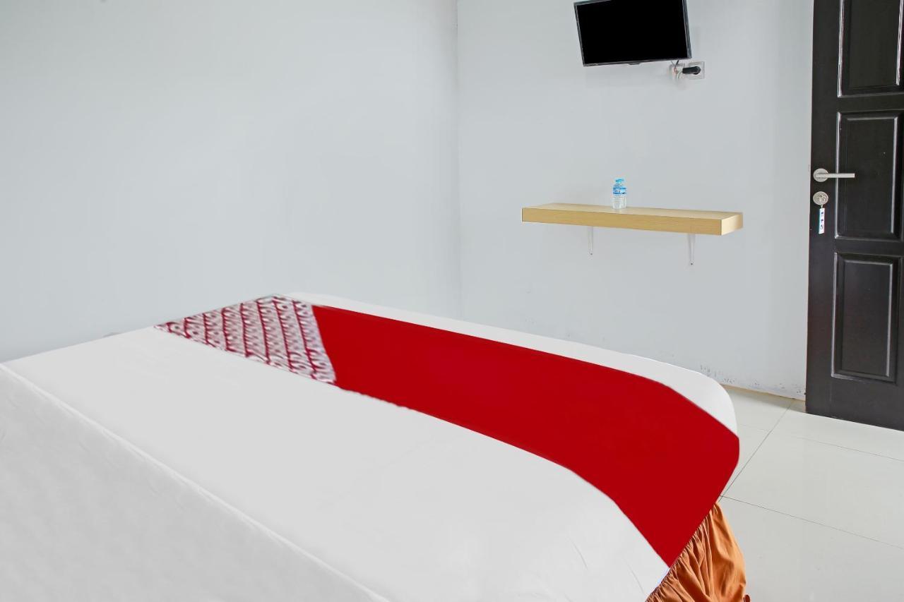 Oyo 90221 Makarim Guest House Syariah Pangkalanbuun Eksteriør bilde