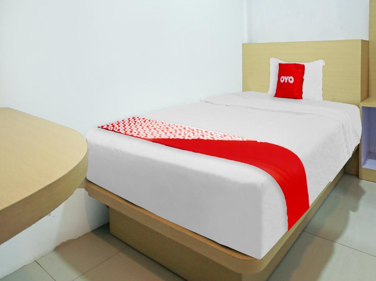 Oyo 90221 Makarim Guest House Syariah Pangkalanbuun Eksteriør bilde