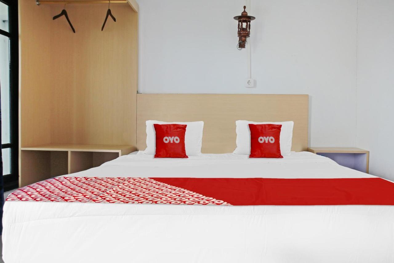 Oyo 90221 Makarim Guest House Syariah Pangkalanbuun Eksteriør bilde