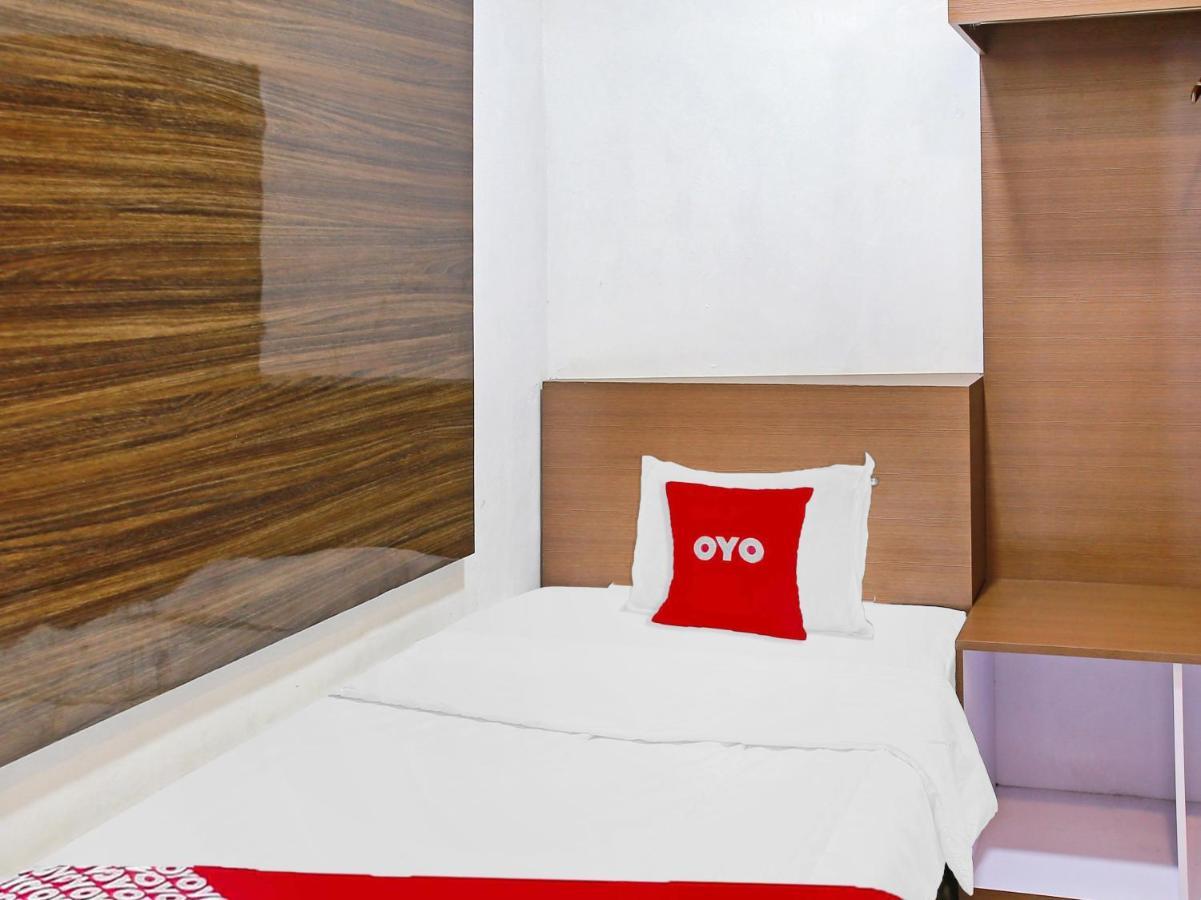 Oyo 90221 Makarim Guest House Syariah Pangkalanbuun Eksteriør bilde