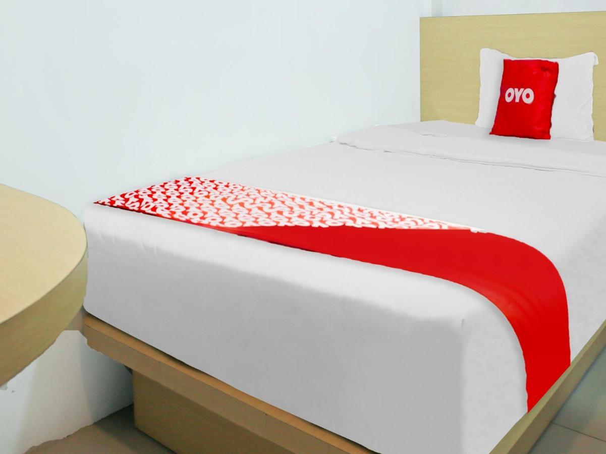 Oyo 90221 Makarim Guest House Syariah Pangkalanbuun Eksteriør bilde