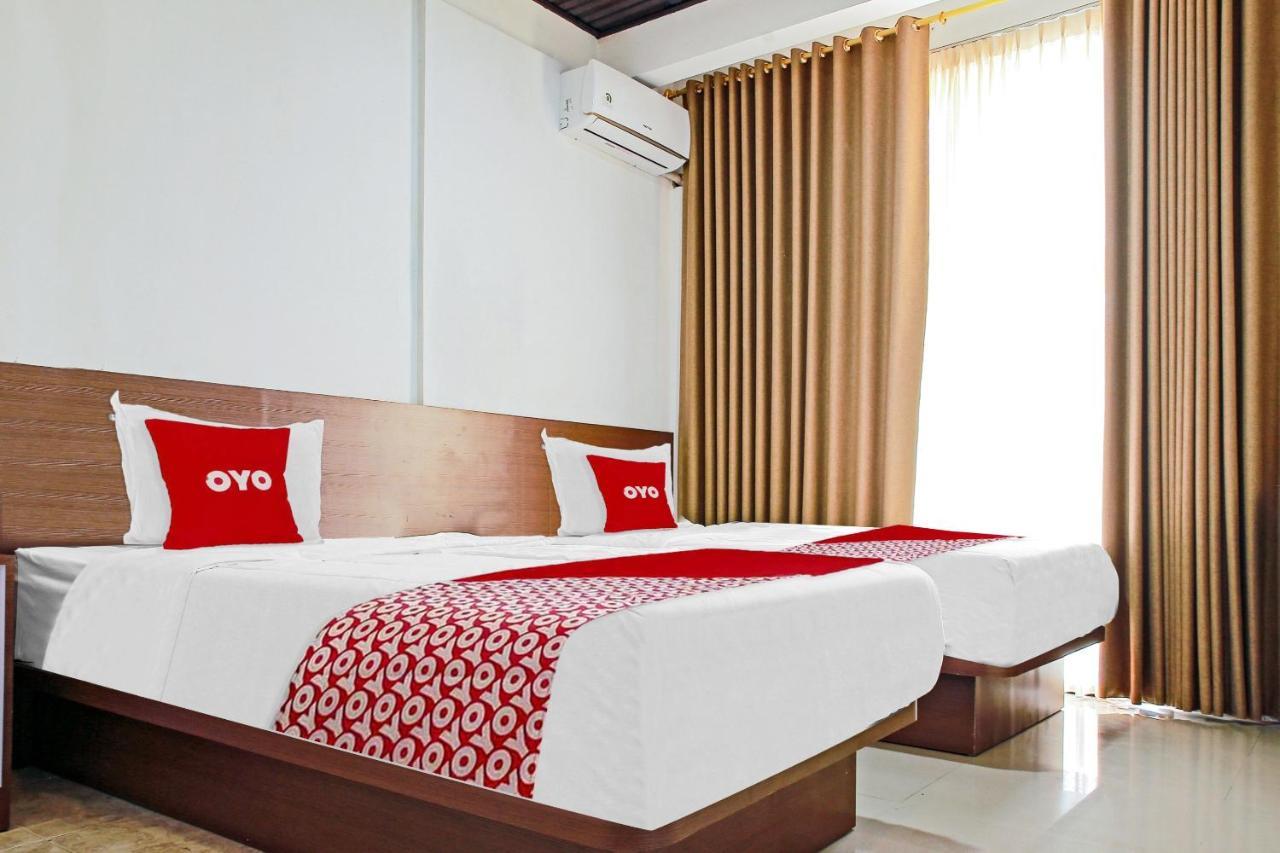 Oyo 90221 Makarim Guest House Syariah Pangkalanbuun Eksteriør bilde